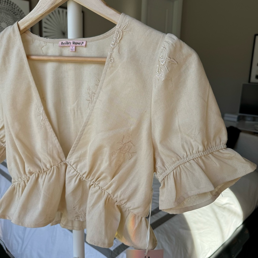 Bailey Rose 100% Linen Top - Picture 4 of 7